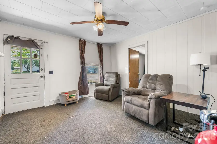 3706 2nd Avenue Nw, Hickory, NC 28601 - #3