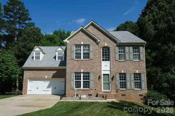10904 Carver Pond Road, Charlotte, NC 28269