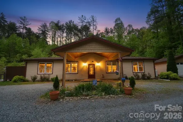 945 N Country Club Road, Brevard, NC 28712