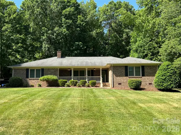 239 Hickory Lane Drive, Mount Holly, NC 28120