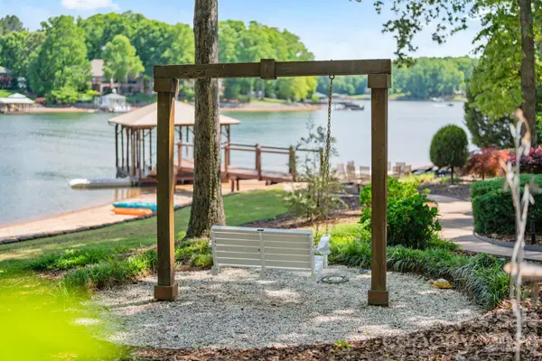 450 Greenbay Road #105, Mooresville, NC 28117