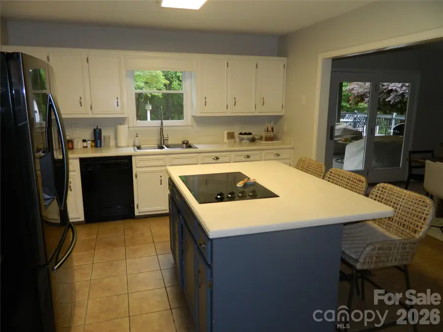 1793 Cedar Drive Se, Lenoir, NC 28645 - #3