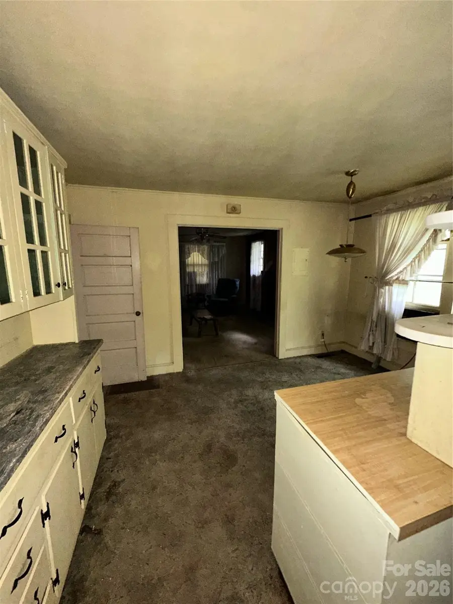 1611 W Fifth Avenue, Gastonia, NC 28052 - #2