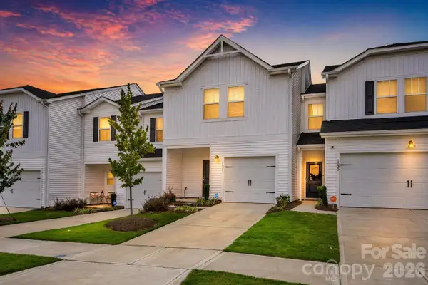 1021 Plumcrest Drive, Charlotte, NC 28216