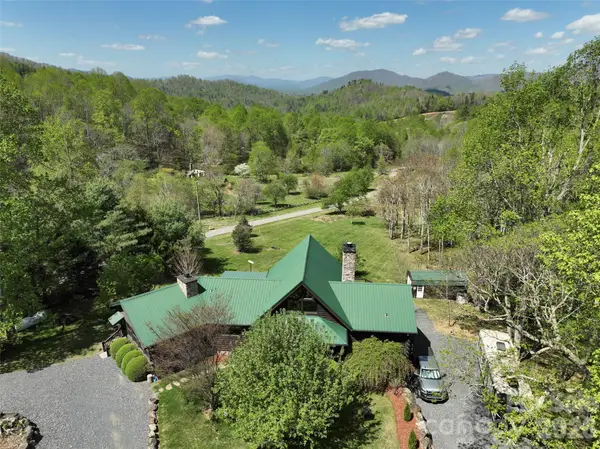 129 Apple Farm Road, Bakersville, NC 28705