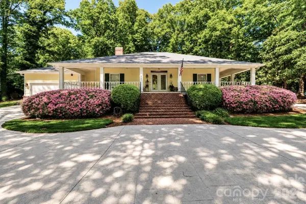361 Gleneagles Road W, Statesville, NC 28625