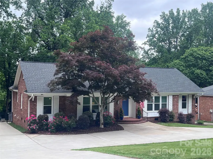 3741 Riverbend Road, Charlotte, NC 28210 - #2