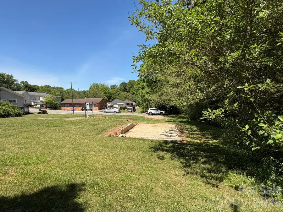 100 4th Em Street, Marion, NC 28752 - #3