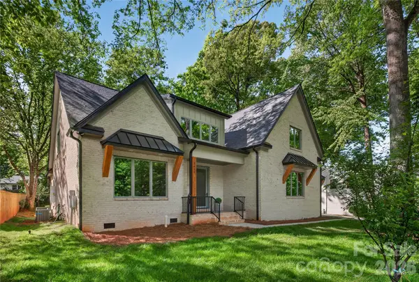 1600 E Barden Road, Charlotte, NC 28226