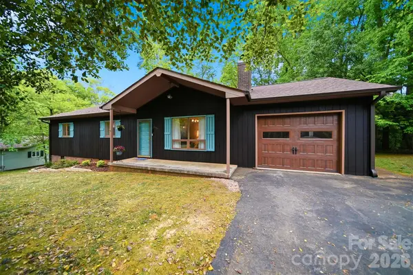 9197 Apache Drive, Hickory, NC 28601