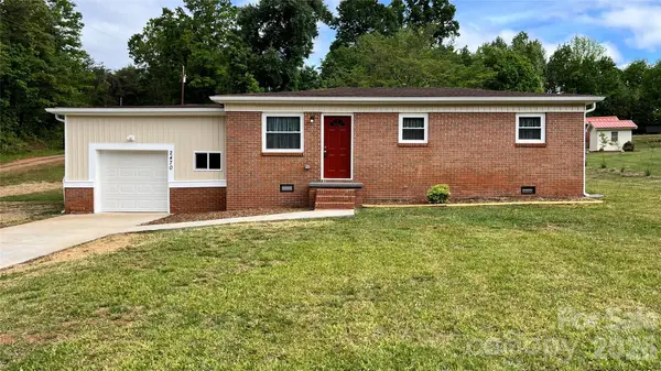 2470 Fire Department Street, Newton, NC 28658