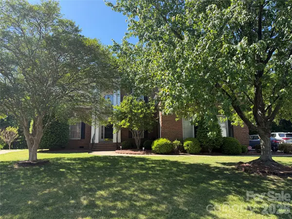 11025 Fountaingrove Drive, Charlotte, NC 28262