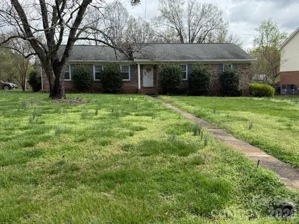 14232 Springwater Drive, Matthews, NC 28105