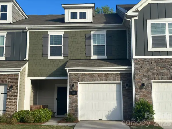 226 Harpers Run Lane, Matthews, NC 28104