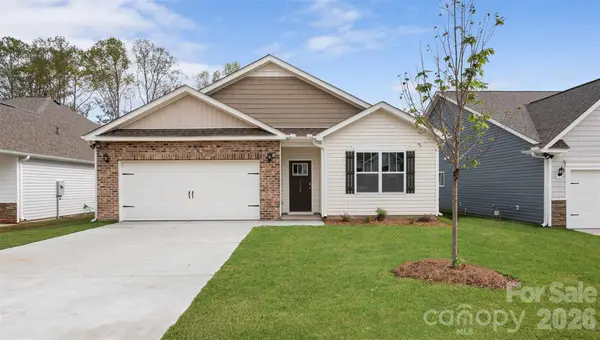 628 Country Oak Drive, Asheville, NC 28804