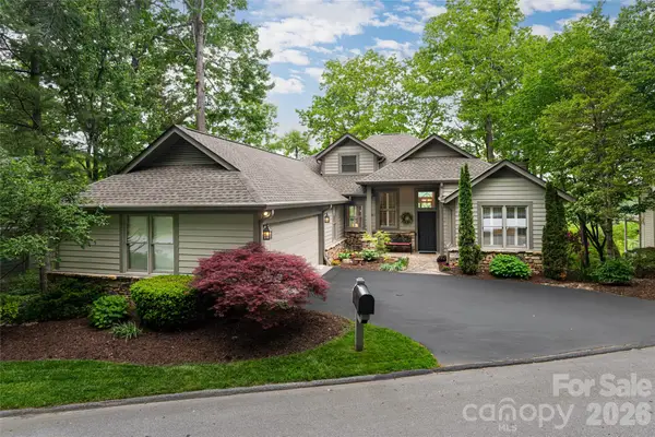 12 Spring Ridge Lane, Hendersonville, NC 28739