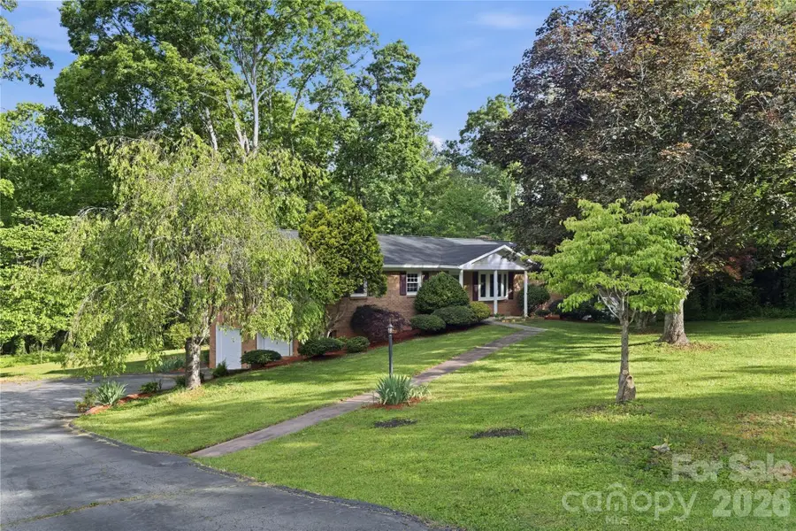 123 Castleton Lane, Hendersonville, NC 28791 - #3