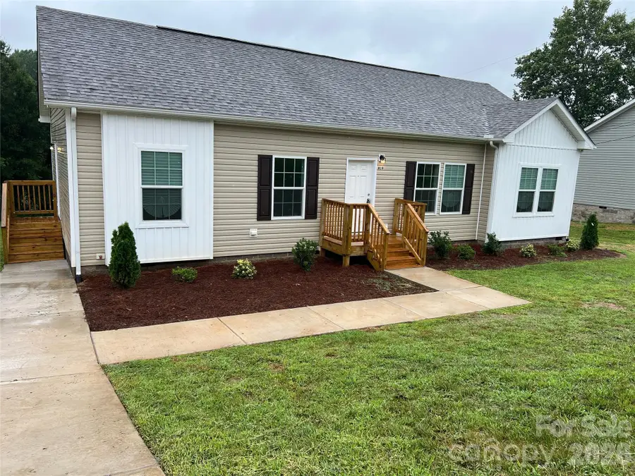 819 Wellwood Avenue, Statesville, NC 28677 - #3