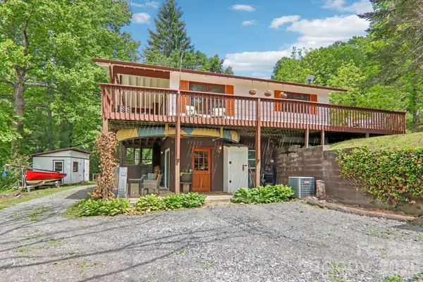 34 Lindsey Hill Lane, Zirconia, NC 28790