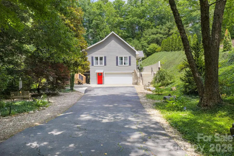 153 Skyview Circle, Asheville, NC 28804 - #2