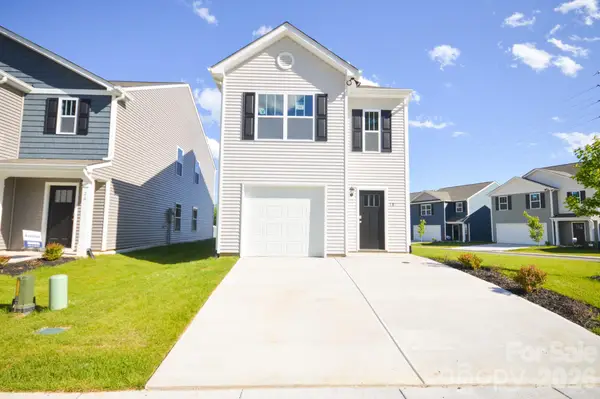 26 Caroline Valley Lane, Hendersonville, NC 28792