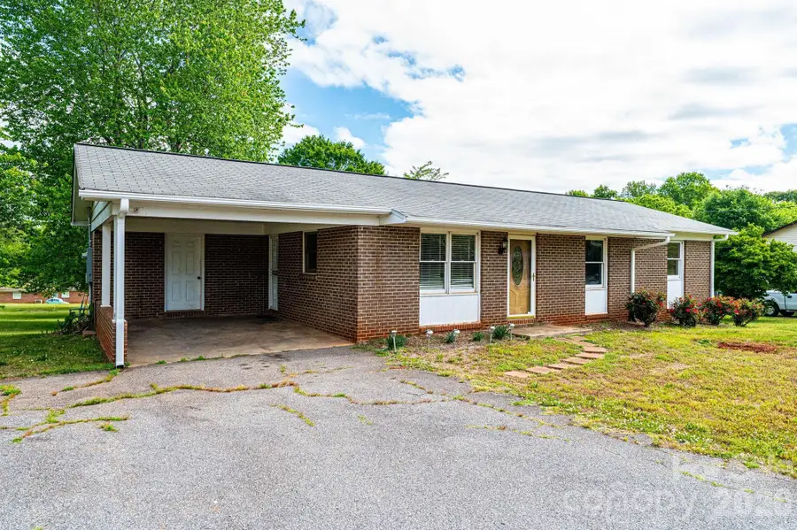 3886 Clay Street, Claremont, NC 28610 - #2