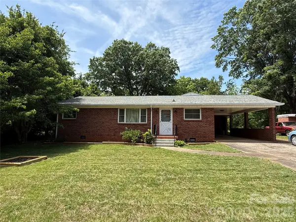 2012 N Deal Avenue, Newton, NC 28658