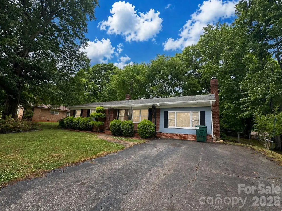 406 E L Street, Newton, NC 28658 - #1