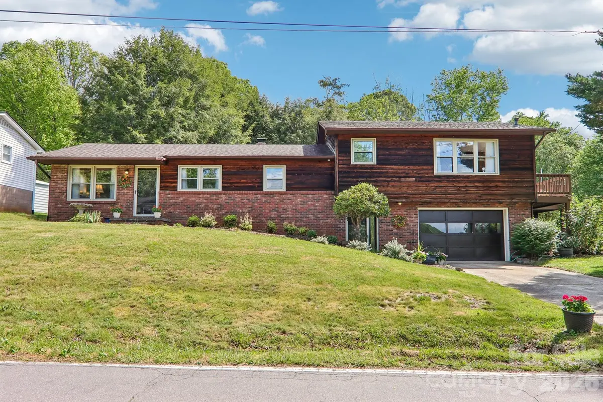 401 Lower Grassy Branch Road, Asheville, NC 28805 - #1
