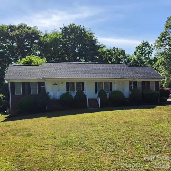 1020 Rosewood Drive, Dallas, NC 28034