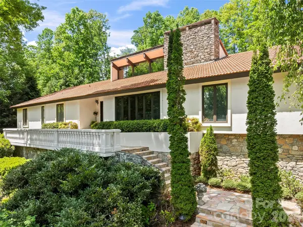 69 Forest Road, Asheville, NC 28803