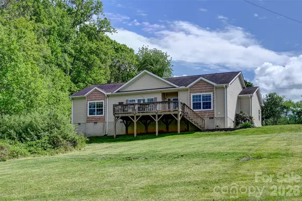 371 Starnes Cove Road, Candler, NC 28715