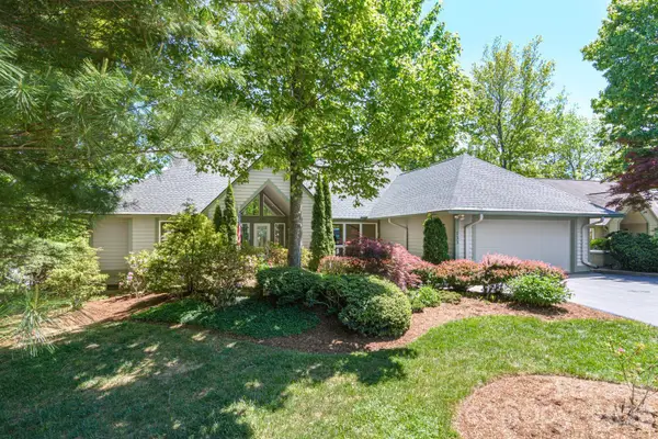 133 Forest View Drive, Flat Rock, NC 28731