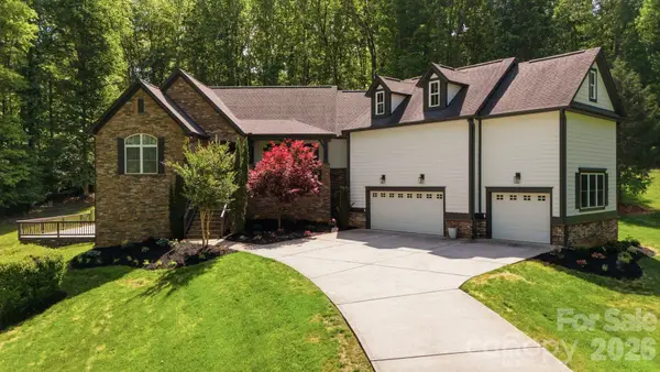 221 Logan Crossing Drive, Davidson, NC 28036