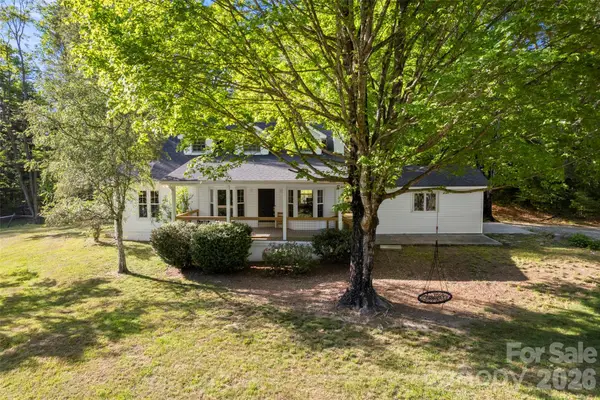 229 Sandstone Lane, Hendersonville, NC 28739