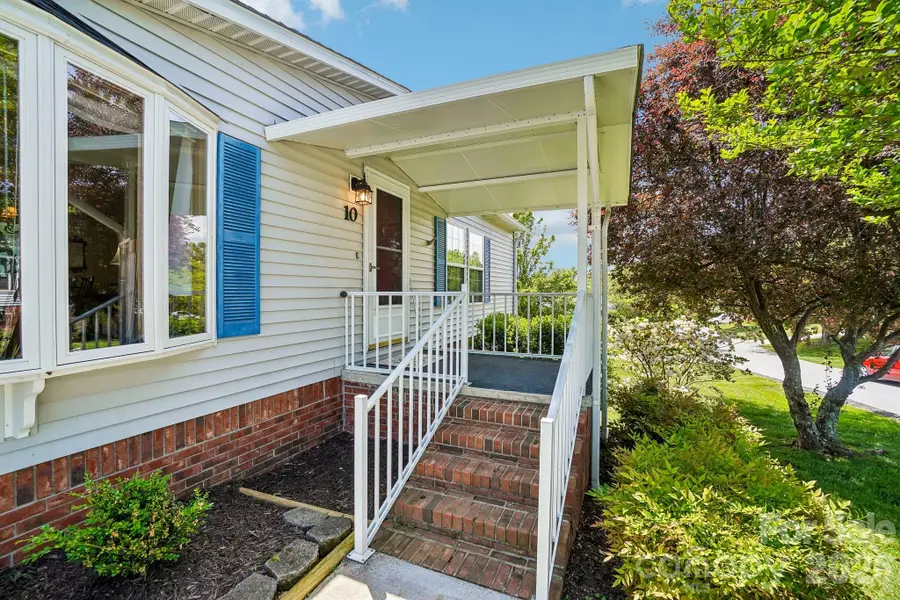 10 N June Lane, Hendersonville, NC 28792 - #3