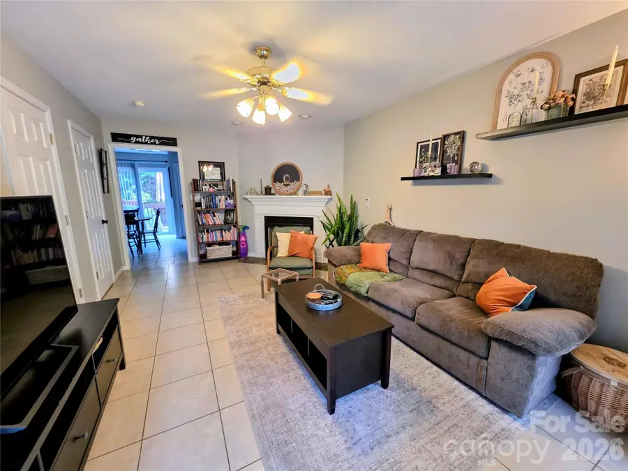 2240 15th Avenue Ne #104, Hickory, NC 28601 - #3