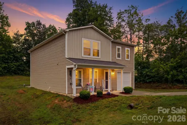 1916 Country Way, Hickory, NC 28601