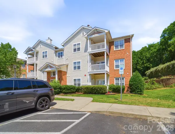 9976 Hyde Glen Court, Charlotte, NC 28262