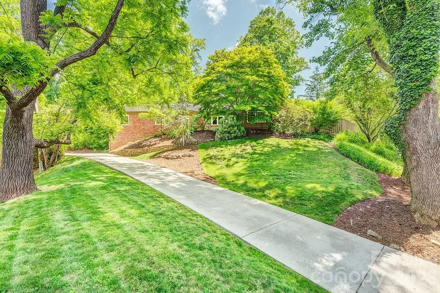 35 Dogwood Road, Asheville, NC 28804 - #2