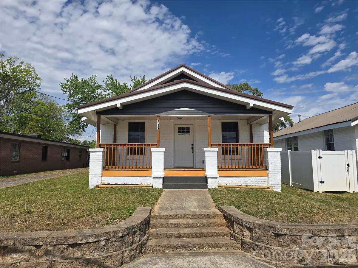 813 Highland Avenue Se, Hickory, NC 28602 - #1