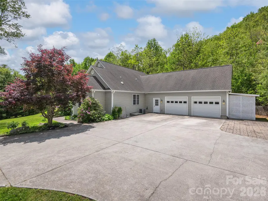 224 Hydrangea Drive, Waynesville, NC 28785 - #2