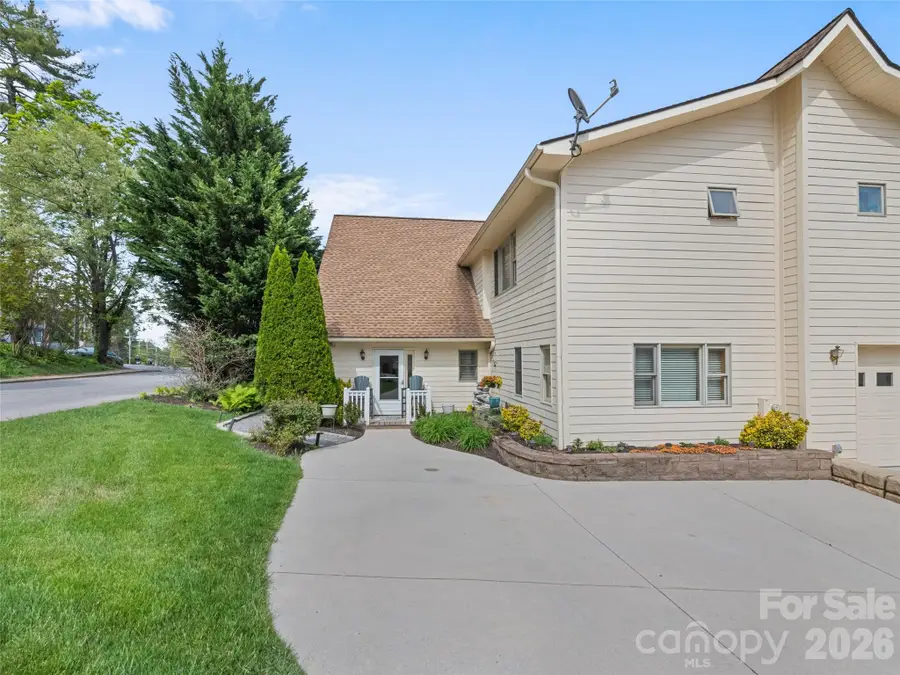 7 Bage Street, Waynesville, NC 28786 - #3