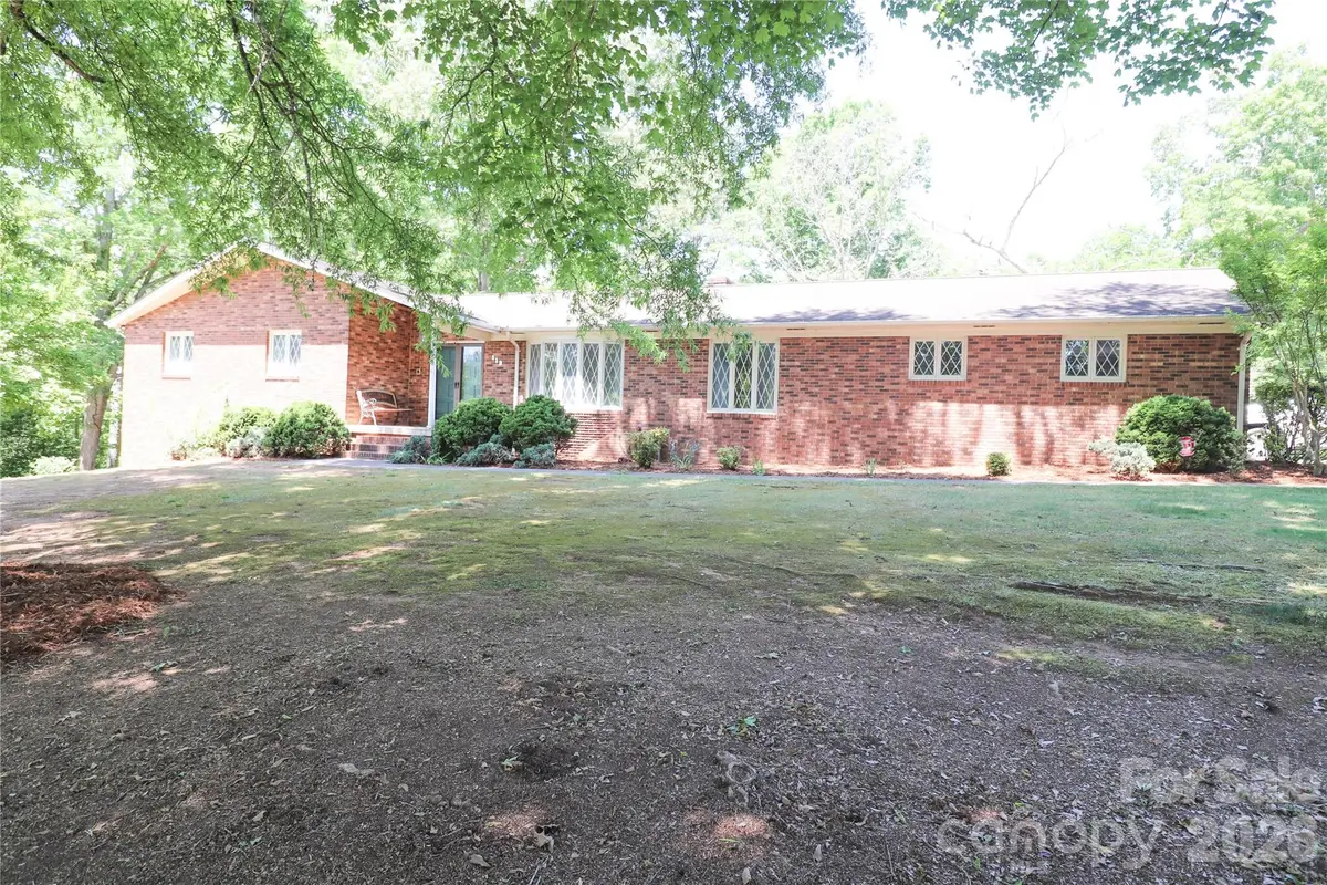 112 Forest Avenue Ne, Valdese, NC 28690 - #1
