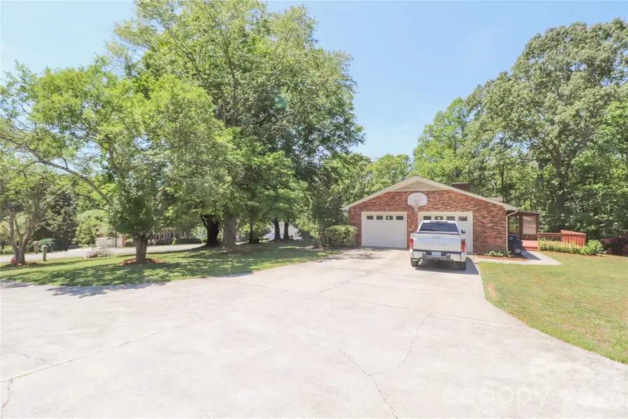112 Forest Avenue Ne, Valdese, NC 28690 - #3