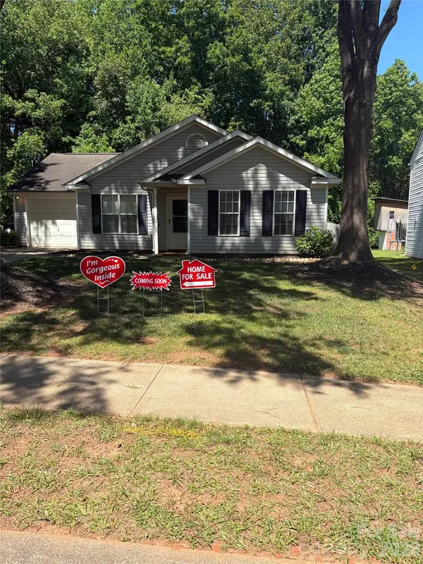 8019 Shiny Meadow Lane, Charlotte, NC 28215