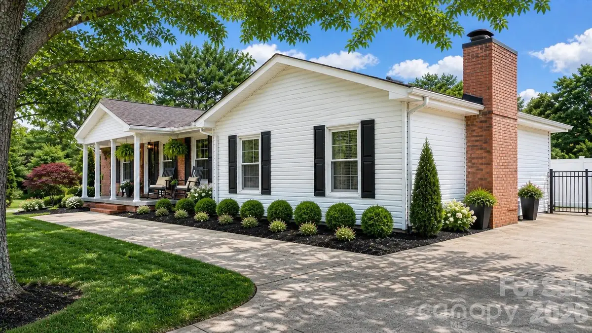 2596 Sweetbriar Circle, Lenoir, NC 28645 - #1