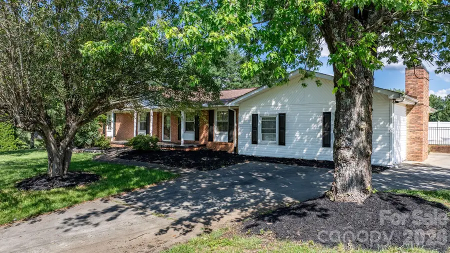 2596 Sweetbriar Circle, Lenoir, NC 28645 - #3
