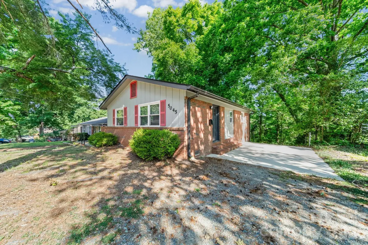 5045 Curtiswood Drive, Charlotte, NC 28213 - #1