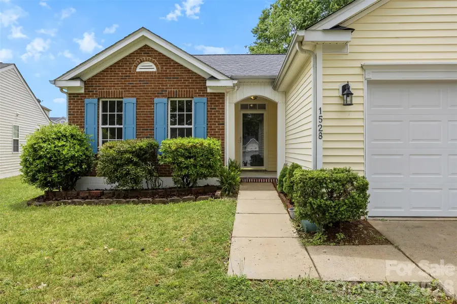 1528 Oakdale Green Drive, Charlotte, NC 28216 - #3